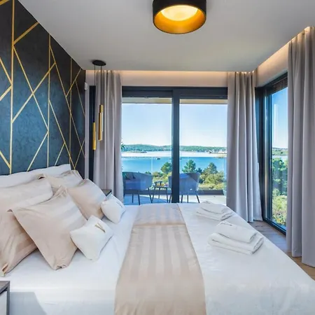 Vie In For 10 People With Heated Pool, Wellness And Cinema