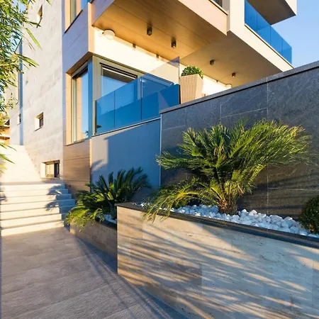 Villa Vie In For 10 People With Heated Pool, Wellness And Cinema *
