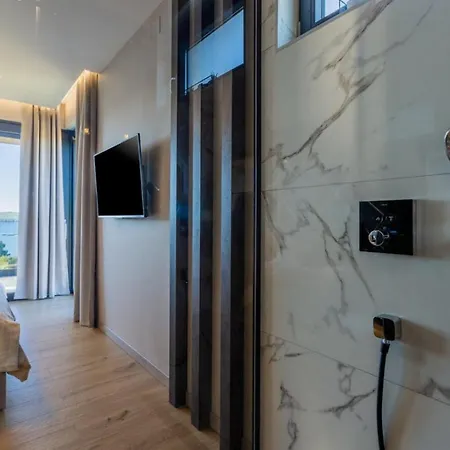 Vie In For 10 People With Heated Pool, Wellness And Cinema *