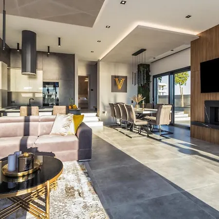 ヴィラ Vie In For 10 People With Heated Pool, Wellness And Cinema *